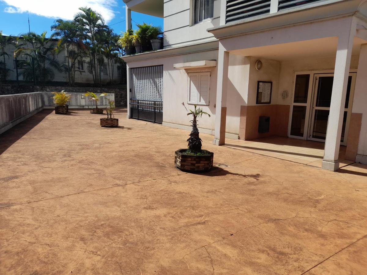 Appartement T3 Proche Aeroport Et Nordev Sainte-Clotilde Dış mekan fotoğraf